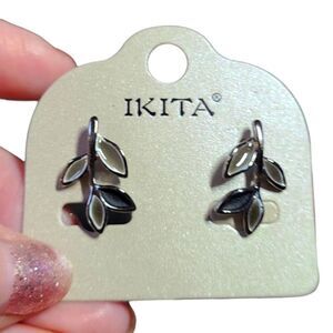 IKITA PARIS! Earrings Pierced Enamel  Leaf Cluster Earrings 3/4 inch NWT